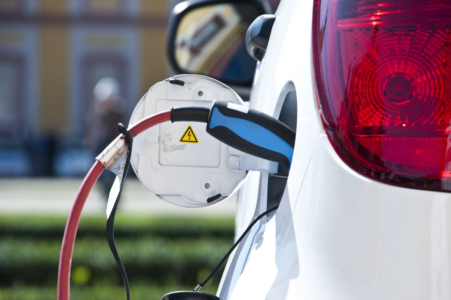 建個汽車充電站需要哪些資質？一篇文章為你解答